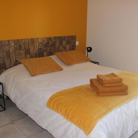 Gite De Charme Pour 10 Personnes Camelas Exterior photo