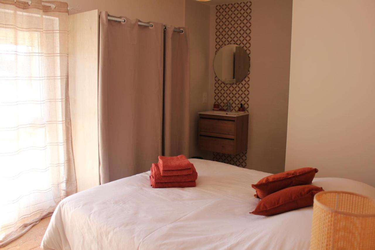 Gite De Charme Pour 10 Personnes Camelas Exterior photo